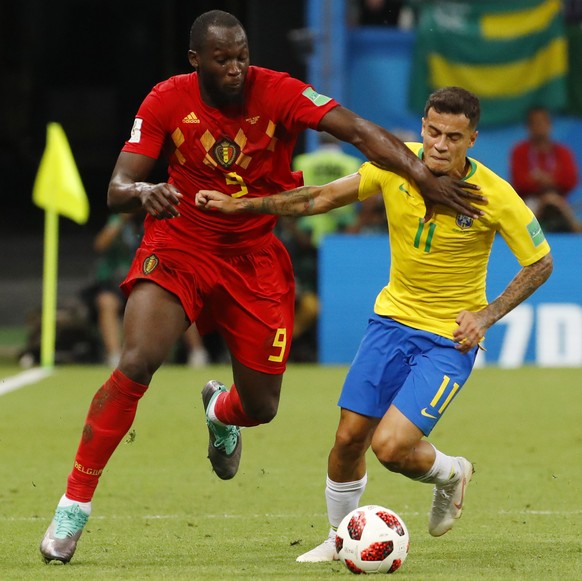 epa06869633 Romelu Lukaku (L) of Belgium and Philippe Coutinho of Brazil in action during the FIFA World Cup 2018 quarter final soccer match between Brazil and Belgium in Kazan, Russia, 06 July 2018.
 ...