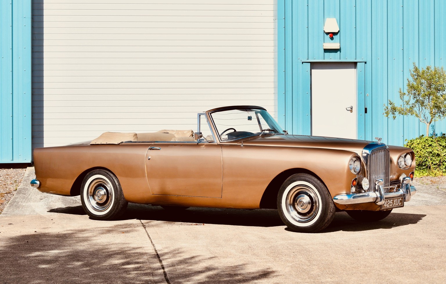Formerly the property of Peter Sellers, CBE
1960 Bentley S2 Continental Drophead Coupé
Estimate: CHF 110’000 - CHF 130’000
https://cars.bonhams.com/auction/30544/lot/178/1960-bentley-s2-continental-dr ...