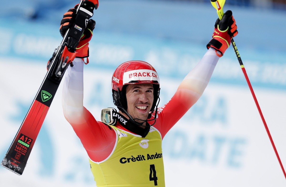 epa10531816 Ramon Zenhaeusern of Swizerland celebrates after winning the Men's Slalom race at the FIS Alpine Skiing World Cup finals in the skiing resort of El Tarter, Andorra, 19 March 2023. EPA ...