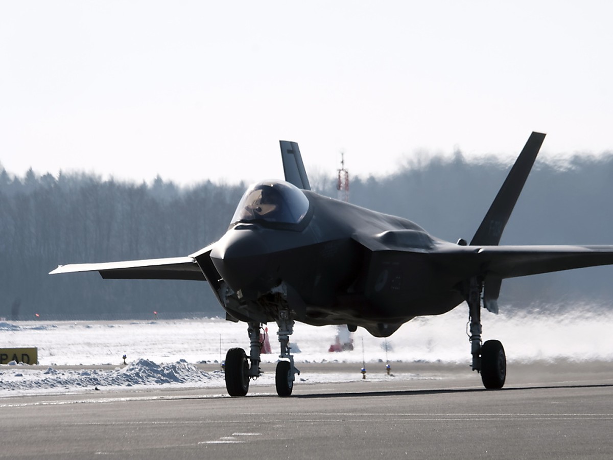 Plus tr�s populaire en Suisse: l'achat des 36 avions de combat F-35 (archives).