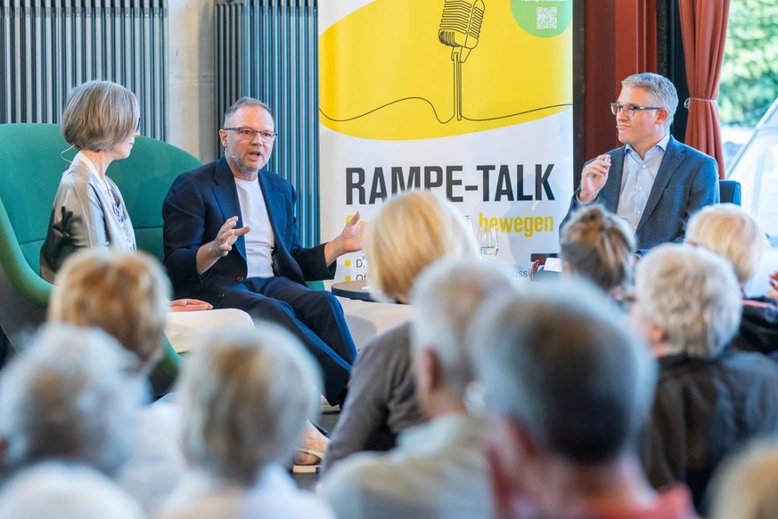 Der Rampe-Talk mit Svitlana Altherr, Kurt Pelda und Moderator Fabian Hägler (von links).