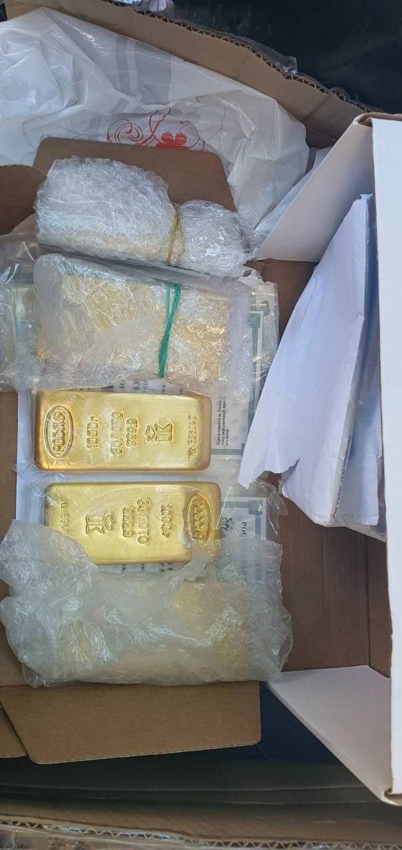 In addition to cash, the mercenary leader also hoarded gold bars.