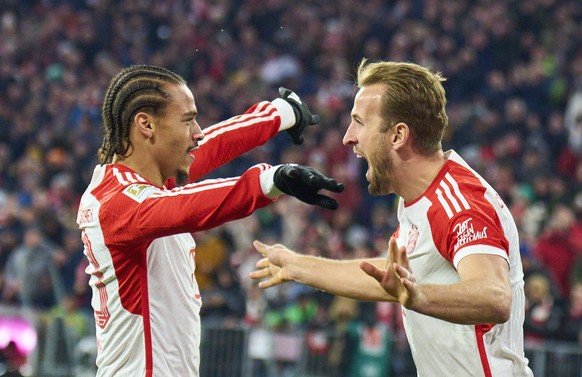 Harry Kane, FCB 9 scores, shoots goal , Tor, Treffer, Torschuss, 1-0, celebrates his goal, happy, laugh, celebration, Leroy SANE, FCB 10 in the match FC BAYERN MUENCHEN - VFB STUTTGART on Dec 17, 2023 ...