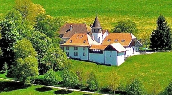 Einmal in einem Schloss pfuusen? Das ist hier möglich, denn das Château de la Grande Riedera im Le Mouret FR ist ein Bed-and-Breakfast-Betrieb. 