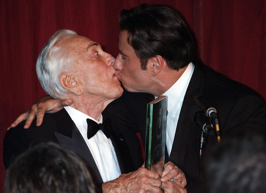 Kirk Douglas stirbt mit 103 Jahren – 17 Bilder aus einem unglaublichen Leben
