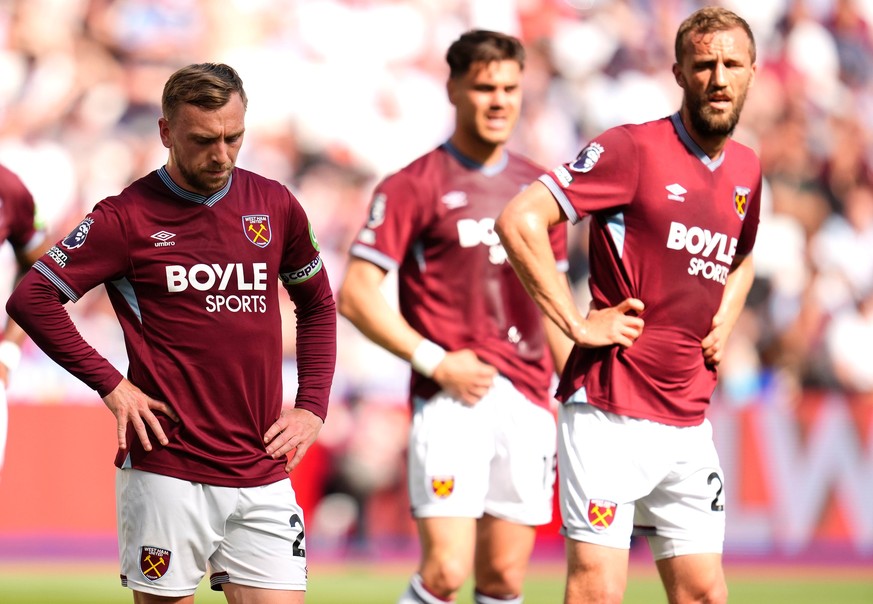 West Ham United's Jarrod Bowen, left, looks down towards the ground during the Premier League match between West Ham and Leeds United, in London, Sunday May 24, 2026. (Nick Potts/PA via AP)
Brita ...