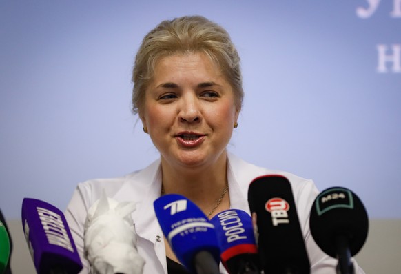 epa08546981 Elena Smolyarchuk, chief researcher, Head of the Center for Clinical Research on Medications at Sechenov University, speaks during a news conference at the Science and Practice Center for  ...