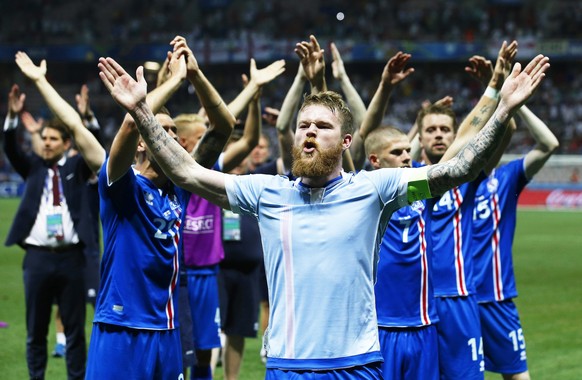 Island feiert den Sieg gegen England im EM-Viertelfinal.