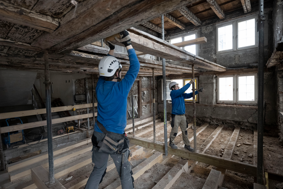 Laut den Gewerkschaften fehlen tausende Maurer und Vorarbeiter.