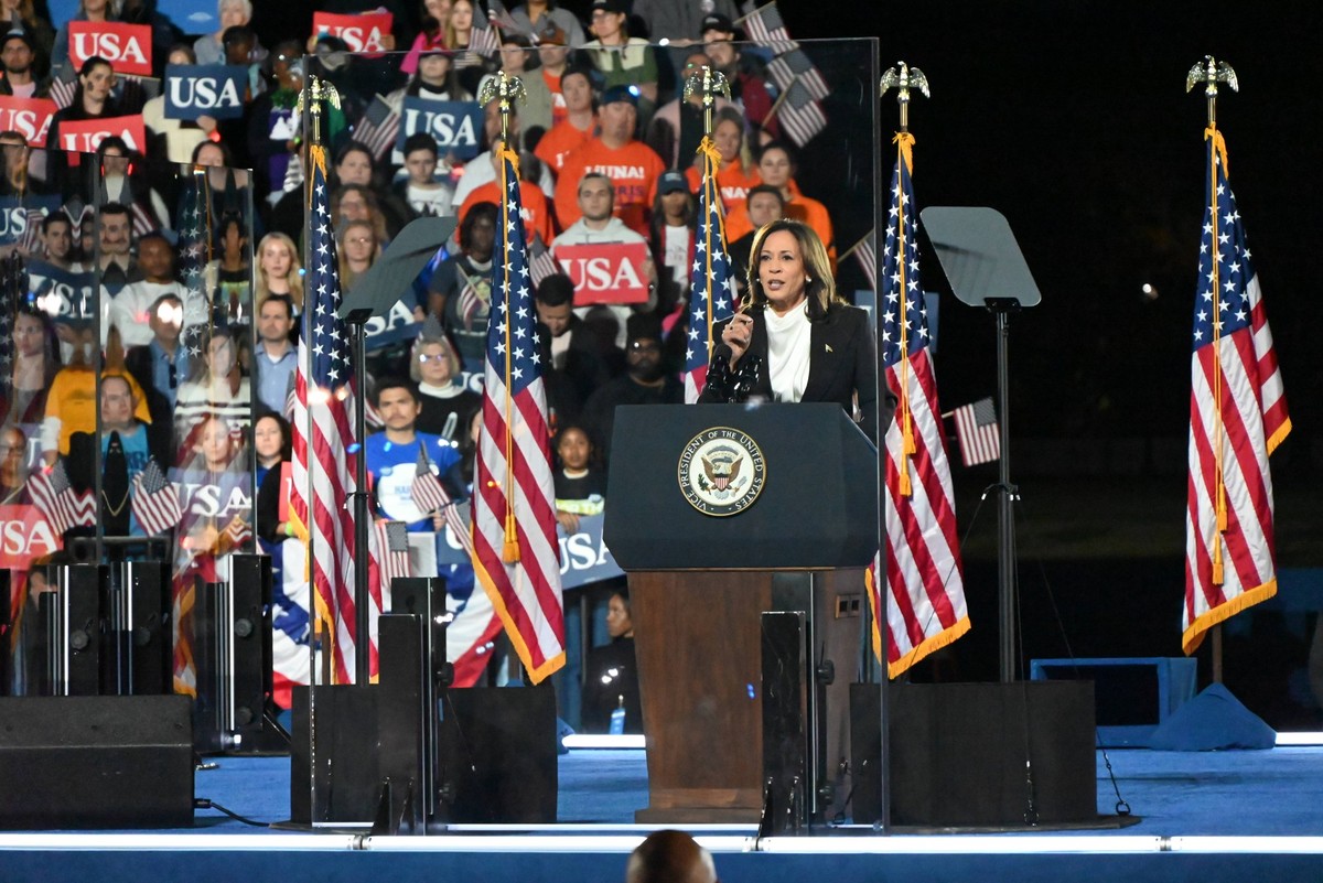 Le cadre idéal pour un discours de campagne : Kamala Harris mardi dans un parc du côté sud de la Maison Blanche.