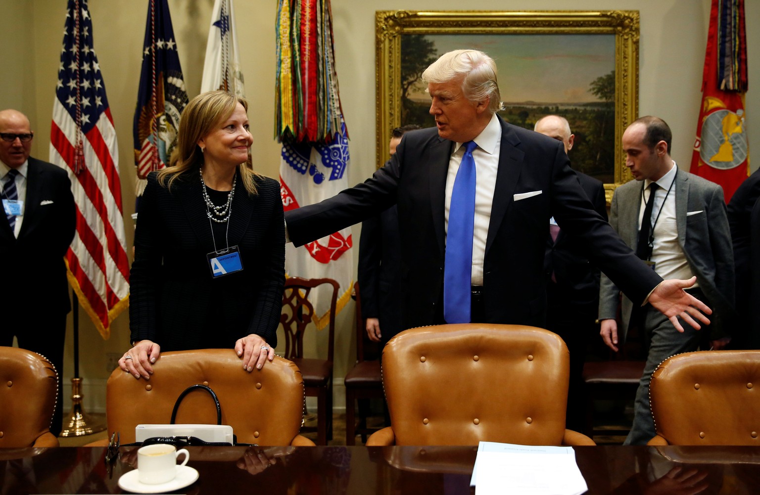 Präsident Trump und General-Motors-Chefin Mary Barra: Die Autobranche soll neue Jobs schaffen.&nbsp;