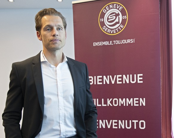 Marc Gautschi, left, Sport Director of Geneve-Servette HC, and Geneve-Servette&#039;s Head coach Patrick Emond, right, wait prior the press conference of presentation of the team of Geneve-Servette be ...