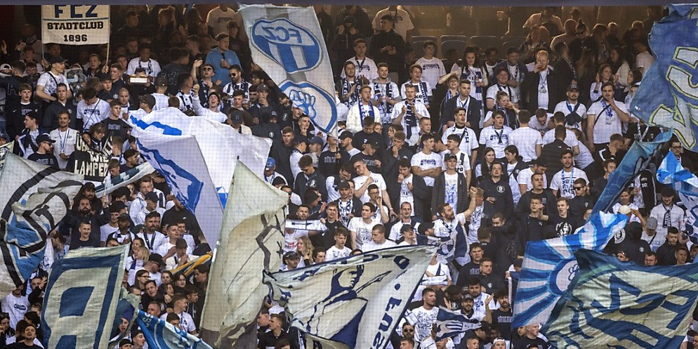 Knall beim FC Zürich. Nun muss FCZ-Trainer Franco Foda doch seinen Posten räumen. Sechs Pleiten in Serie, unter anderem das Aus im Cup, waren zu viel. Der Zeitpunkt der Entlassung kommt jedoch für Fus ...