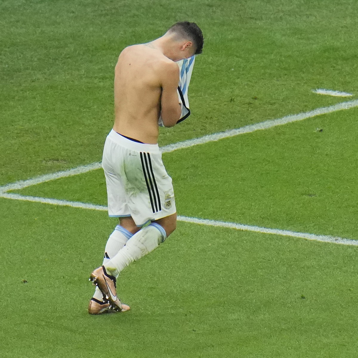 Argentina's Gonzalo Montiel celebrates after scoring the last penalty at the penalty shootout during the World Cup final soccer match between Argentina and France at the Lusail Stadium in Lusail, ...