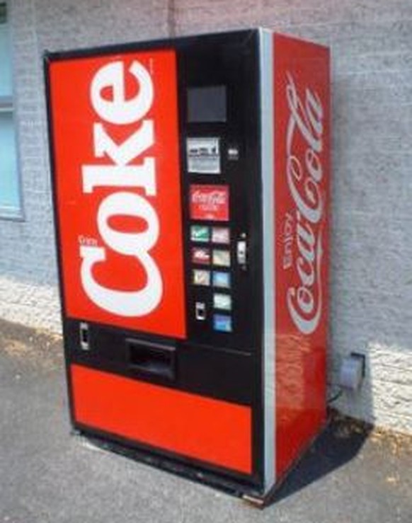Ein alter Cola-Automat, wie er früher oft an US-Schulen zu finden war.