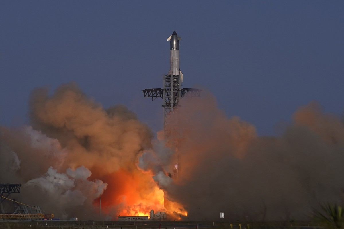 SpaceX's mega rocket Starship lifts off for a test flight from Starbase in Boca Chica, Texas, Thursday, March 6, 2025. (AP Photo/Eric Gay)
APTOPIX SpaceX Starship Launch