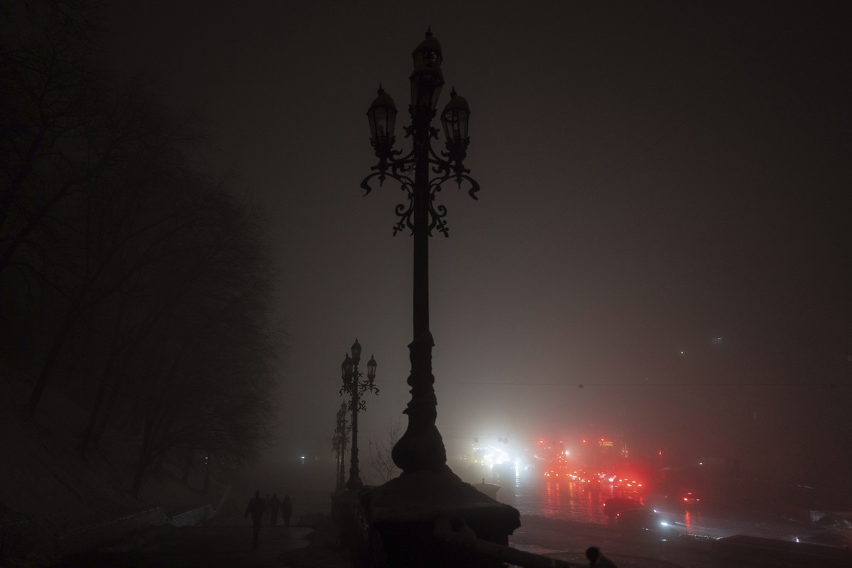 Poutine bombarde l'infrastructure électrique ukrainienne: le pays connaît des nuits sombres et froides.