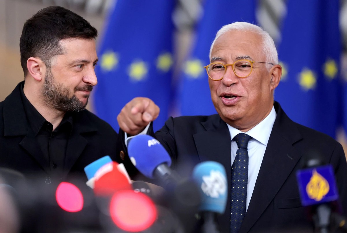 Pour le président ukrainien Volodymyr Zelensky, ce fut une bonne journée au sommet de Bruxelles. Ici avec le président du Conseil européen Antonio Costa.