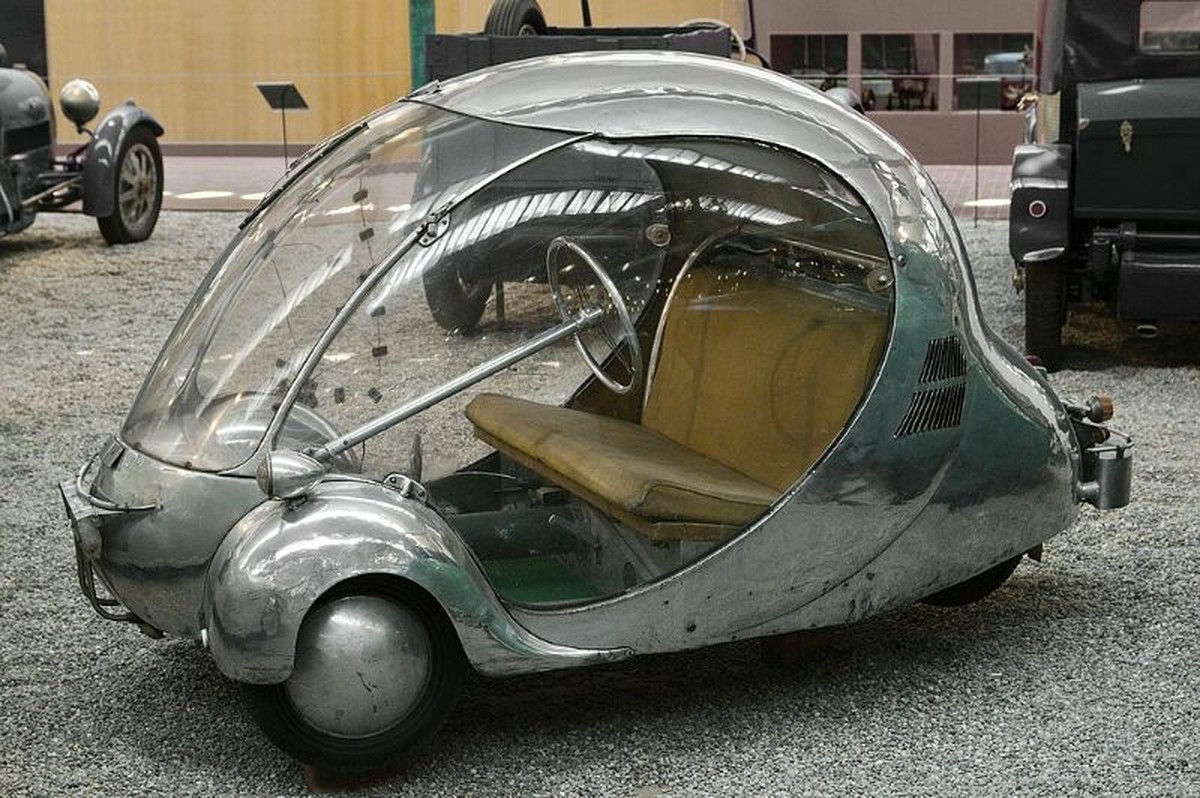 1942 L'Œuf électrique (The Electric Egg)