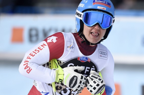 Joana Haehlen of Switzerland reacts in the finish area during the women&#039;s Super-G race of the FIS Alpine Ski World Cup in Lenzerheide, Switzerland, Saturday, March 12, 2016. (KEYSTONE/Gian Ehrenz ...