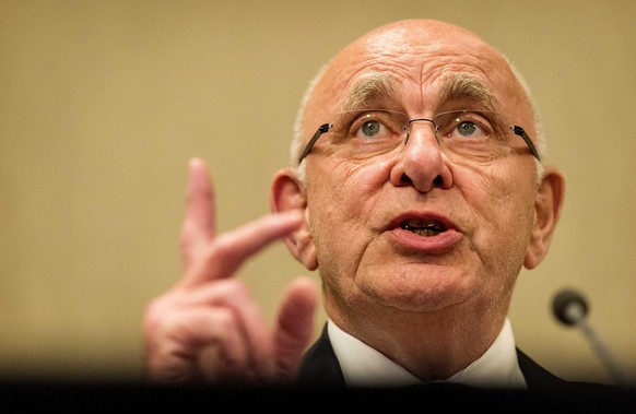 epa04760874 Michael van Praag (R), President of the Dutch soccer Association speaks during a press conference at the Hilton Hotel in Amsterdam, The Netherlands, 21 May 2015. Van Praag withdrew his can ...