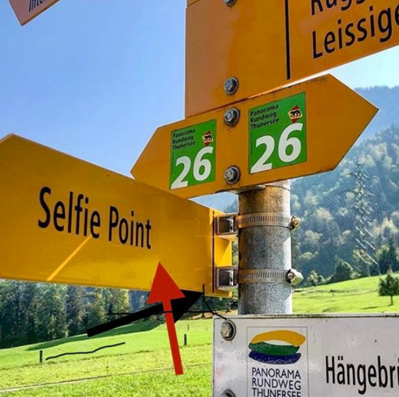 kuriose Wegweiser Schweiz Sigriswil Selfie Point