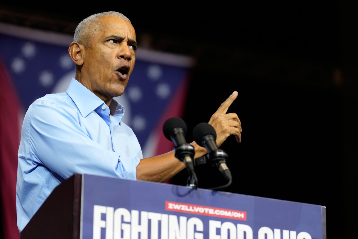 Former President Barack Obama speaks during a campaign rally for Democratic Ohio Senate candidate Sherrod Brown, Saturday, Oct. 24, 2026, in Cleveland. (AP Photo/Sue Ogrocki)
APTOPIX Election 2026 Ohi ...