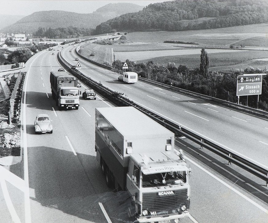 Autobahn bei Sissach (BL), 1960er-Jahre.