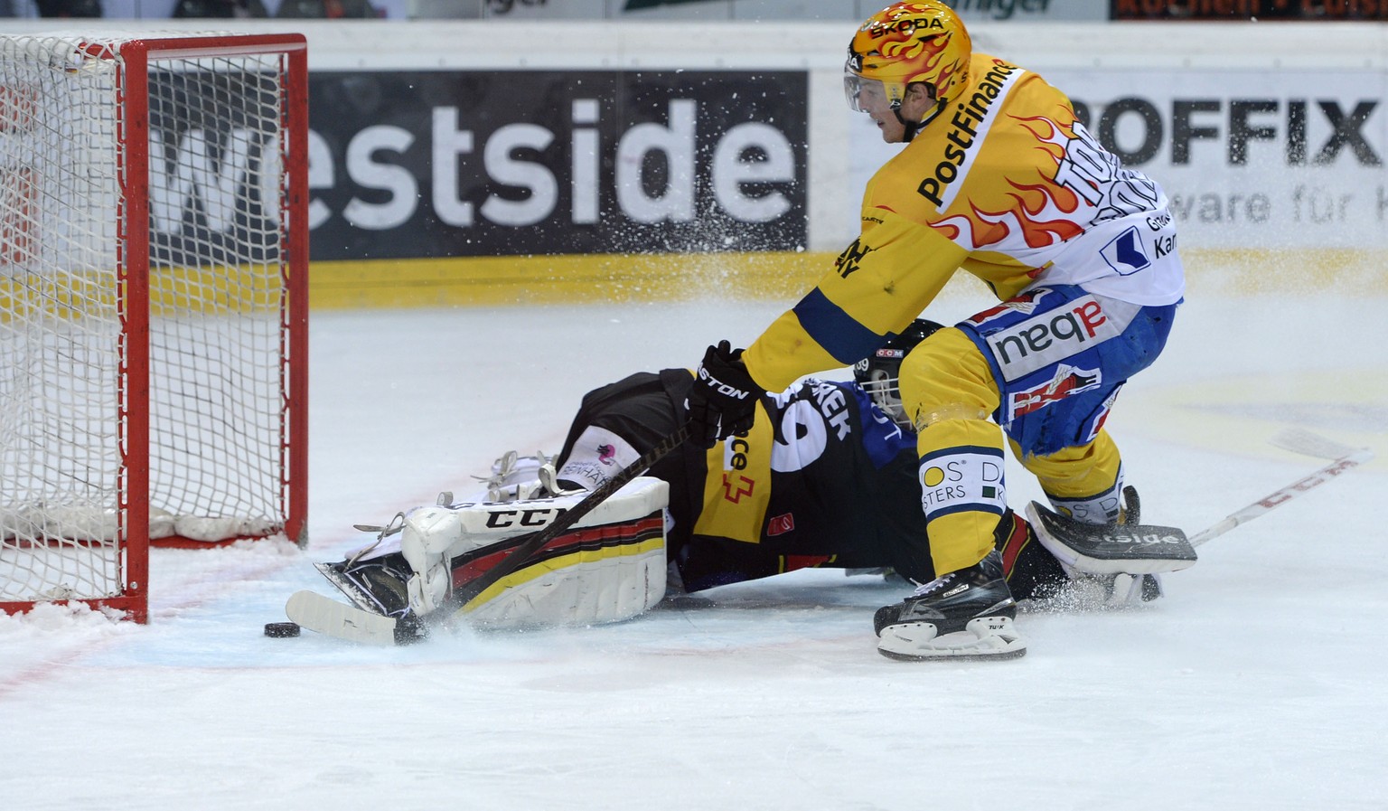 Wenn der HCD-Express Fahrt aufnimmt – wie gestern beim 3:0 durch Paulsson –, dann sind die Bündner kaum zu stoppen.