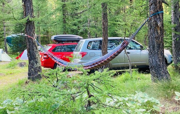 Camping Forêt des Mélèzes et village Sioux