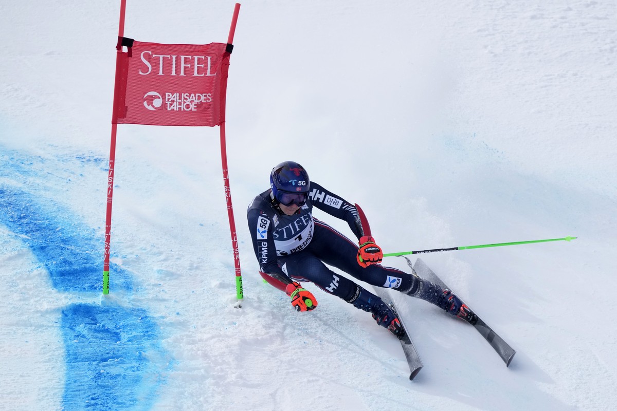 Norway's Henrik Kristoffersen competes during a men's World Cup giant slalom skiing race Saturday, Feb. 25, 2023, in Olympic Valley, Calif. (AP Photo/Robert F. Bukaty)
Henrik Kristoffersen