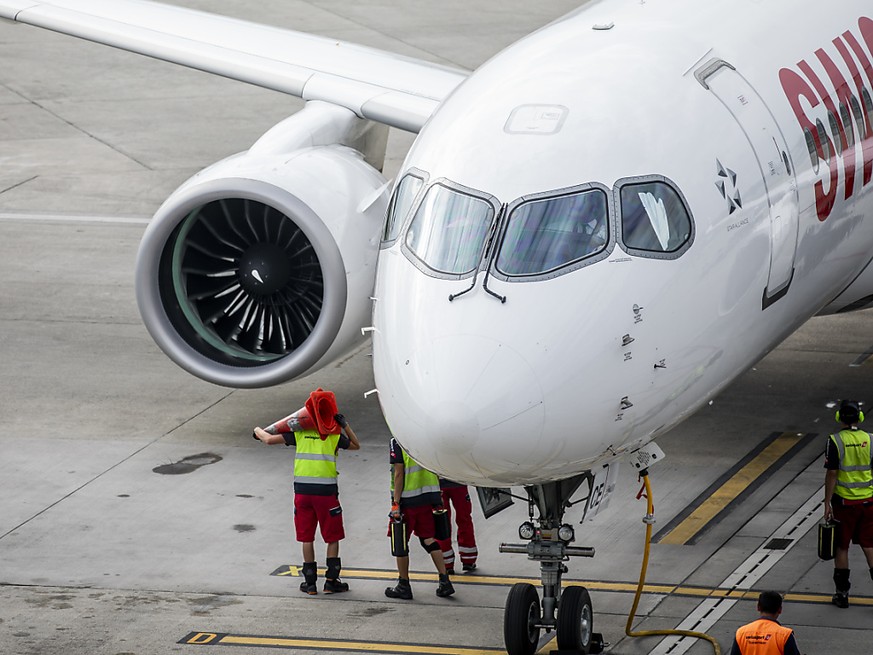Eine Swiss-Maschine des Typs A220-300. (Archivbild)