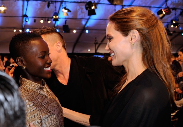 Lupita Nyong'o und Angelina Jolie.