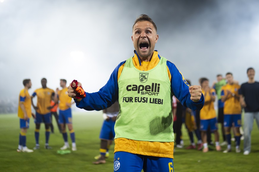 Amir Abrashi (GC) ,mitte, nach dem Super League und Challenge League Barrage Rueckspiel zwischen dem FC Aarau und dem Grasshopper Club Zuerich, am Freitag 30. Mai 2025 im Stadion Bruegglifeld in Aarau ...