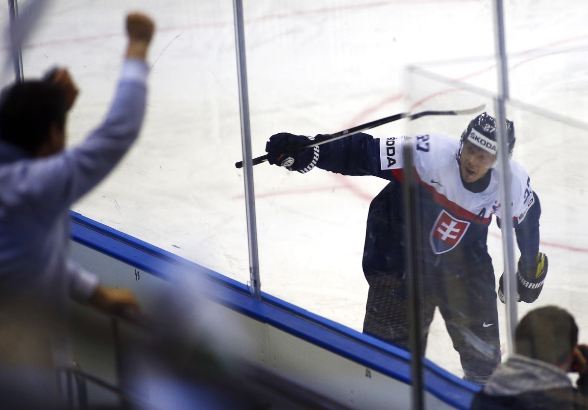 Slovakia's Ladislav Nagy celebrates after scoring against Norway during the Group A preliminary round match at the Ice Hockey World Championship in Minsk, Belarus, Wednesday, May 14, 2014. (AP Ph ...