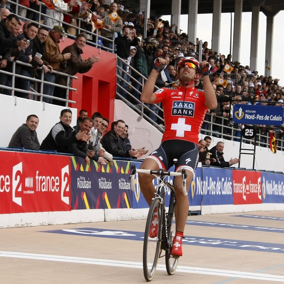 ZUR KARRIERE DES SCHWEIZER RADRENNFAHRERS FABIAN CANCELLARA STELLEN WIR IHNEN FOLGENDES BILDMATERIAL ZUR VERFUEGUNG - Switzerland&#039;s Fabian Cancellara of the Team Saxo Bank wins the 108th edition  ...