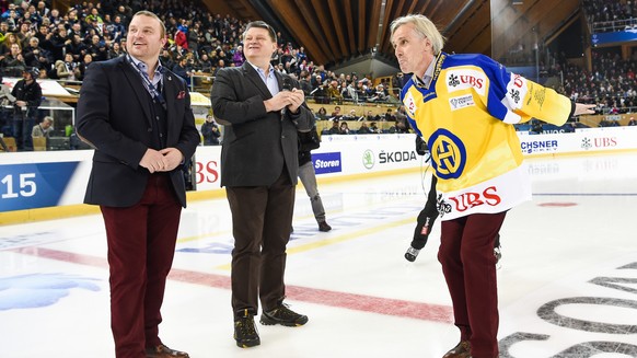 Designed OC president Marc Gianola, HC Davos president Gaudenz Domenig and OC president Fredi Pargaetzi, from left, are pictured during the farewell ceremony prior to the final game between Team Canad ...