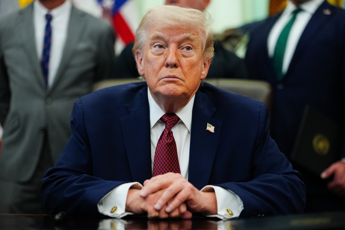 President Donald Trump listens in the Oval Office of the White House, Saturday, April 18, 2026, in Washington. (AP Photo/Julia Demaree Nikhinson)
Donald Trump
