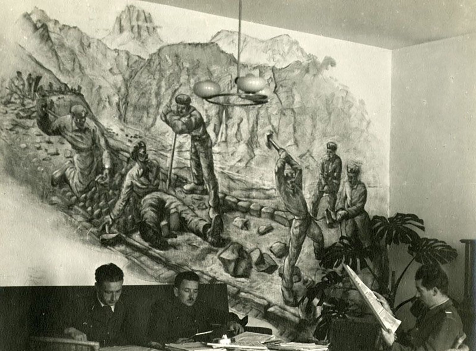 Ein Aufenthaltsraum der polnischen Internierten im Hochschullager Winterthur. Das Wandbild zeigt eine Szene aus dem Safiental. Das Wandbild ist nicht erhalten.
