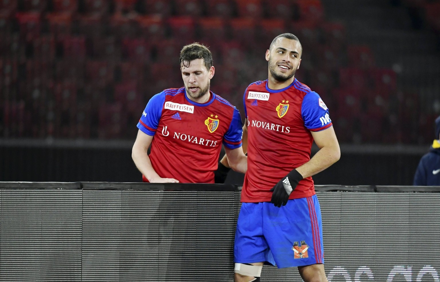 08.02.20. Zuerich,Schweiz, Letzigrund ,Fussball Herren Super League Saison 2019/2020 FC Zuerich - FC Basel .Im Bild : Fabian Frei - Arthur Cabral FC Basel Aktion c Manuel Geisser *** 08 02 20 Zuerich, ...