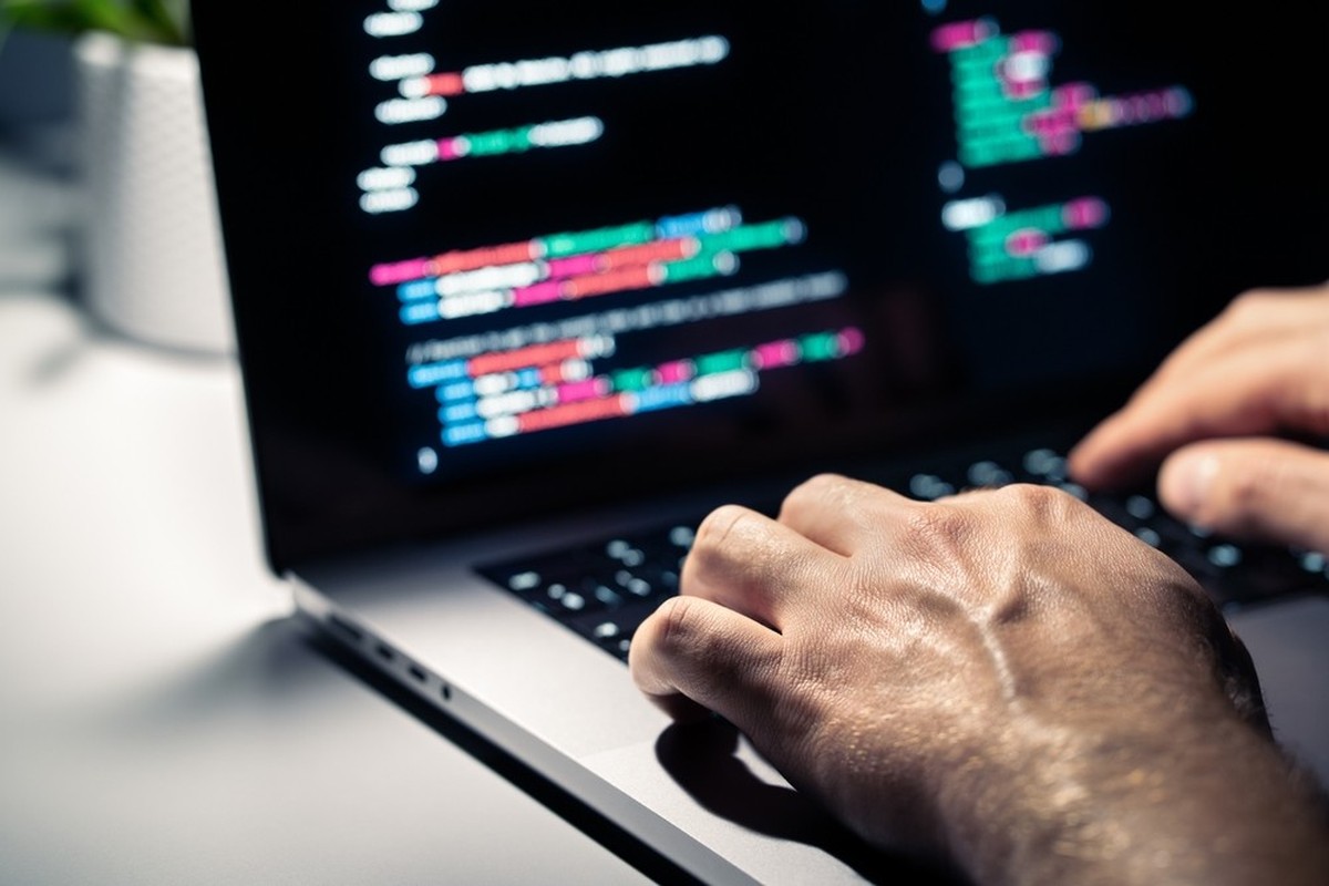 Stromversorgungsunternehmen müssen sich gegen Hackerangriffe rüsten.