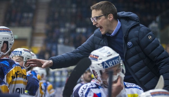 HC Ambri-Piotta Cheftrainer Luca Cereda im vierten Eishockey Spiel des Playout-Final der National League zwischen dem EHC Kloten und dem HC Ambri-Piotta am Montag, 2. April 2018, in Kloten. (KEYSTONE/ ...