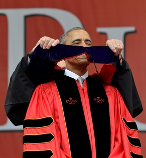 Blind und weich vor lauter Akademie: Der US-Präsident am 15. Mai in der&nbsp;Rutgers University in Piscataway, New Jersey.