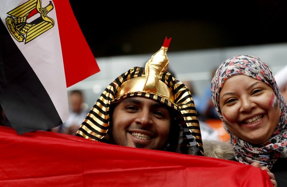 epa06809477 Supporters of Egypt cheey prior to the FIFA World Cup 2018 group A preliminary round soccer match between Egypt and Uruguay in Ekaterinburg, Russia, 15 June 2018.

(RESTRICTIONS APPLY: E ...