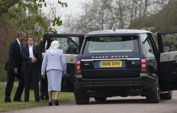Britain&#039;s Queen Elizabeth II and President Barack Obama get into a Range Rover as the president and first lady Michelle Obama arrive at Windsor Castle in Windsor, England, Friday, April 22, 2016. ...