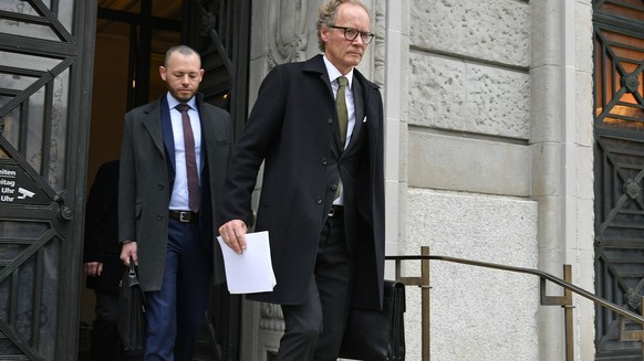 Der deutsche Anwalt Eckart Seith verlaesst das Gericht nach der Urteilsverkuendigung vor dem Zuercher Bezirksgericht am Donnerstag, 11. April 2019. In Zuerich kommt der Stuttgarter Jurist Eckart Seith ...