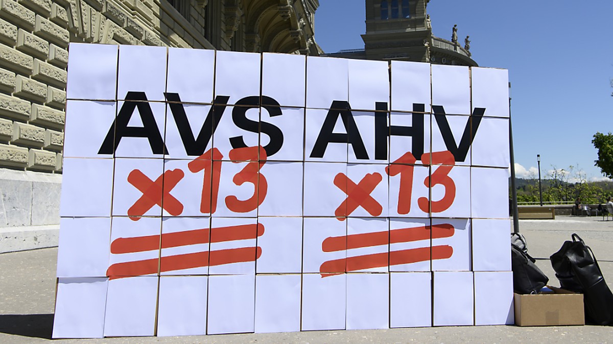 Le Conseil fédéral ne veut pas d'une 13e rente AVS, qui serait trop coûteuse. Il a transmis mercredi son message au Parlement sans prévoir de contre-projet (archives).