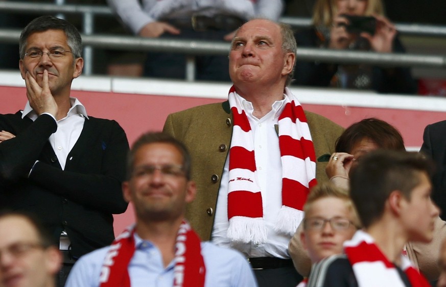 Uli Hoeness ist auch noch einmal da, bevor's ab in die Ferien hinter schwedische Gardinen geht.