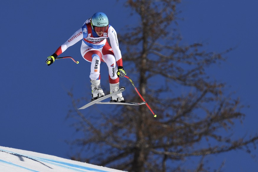 epa07391901 Wendy Holdener of Switzerland in action during the women&#039;s Downhill race of the Alpine Combined at the FIS Alpine Ski World Cup season in Crans-Montana, Switzerland, 24 February 2019. ...