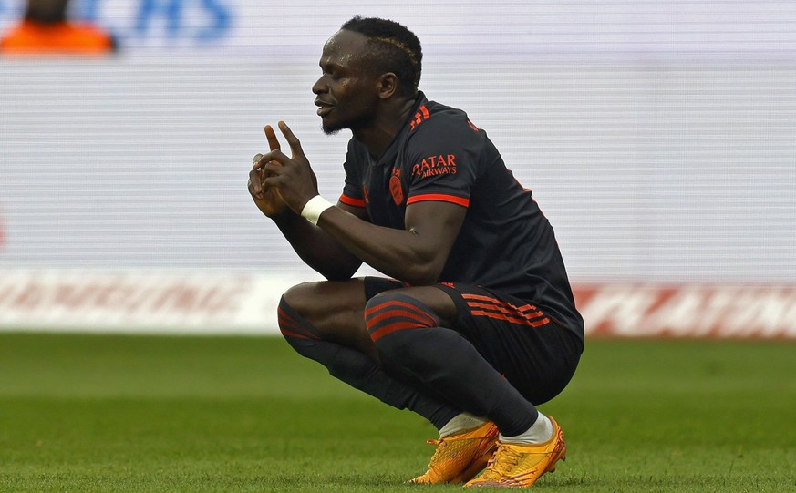 epa10585704 Munich&#039;s Sadio Mane reacts during the German Bundesliga soccer match between 1. FSV Mainz 05 and FC Bayern Munich in Mainz, Germany, 22 April 2023. EPA/RONALD WITTEK ATTENTION: The DF ...